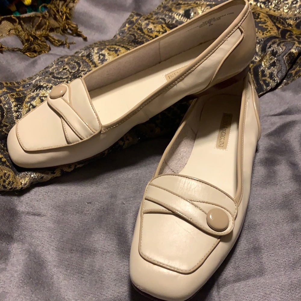 Enzo Angiolini Ivory/Tan Leather Flats with Leather Soles. Sz9